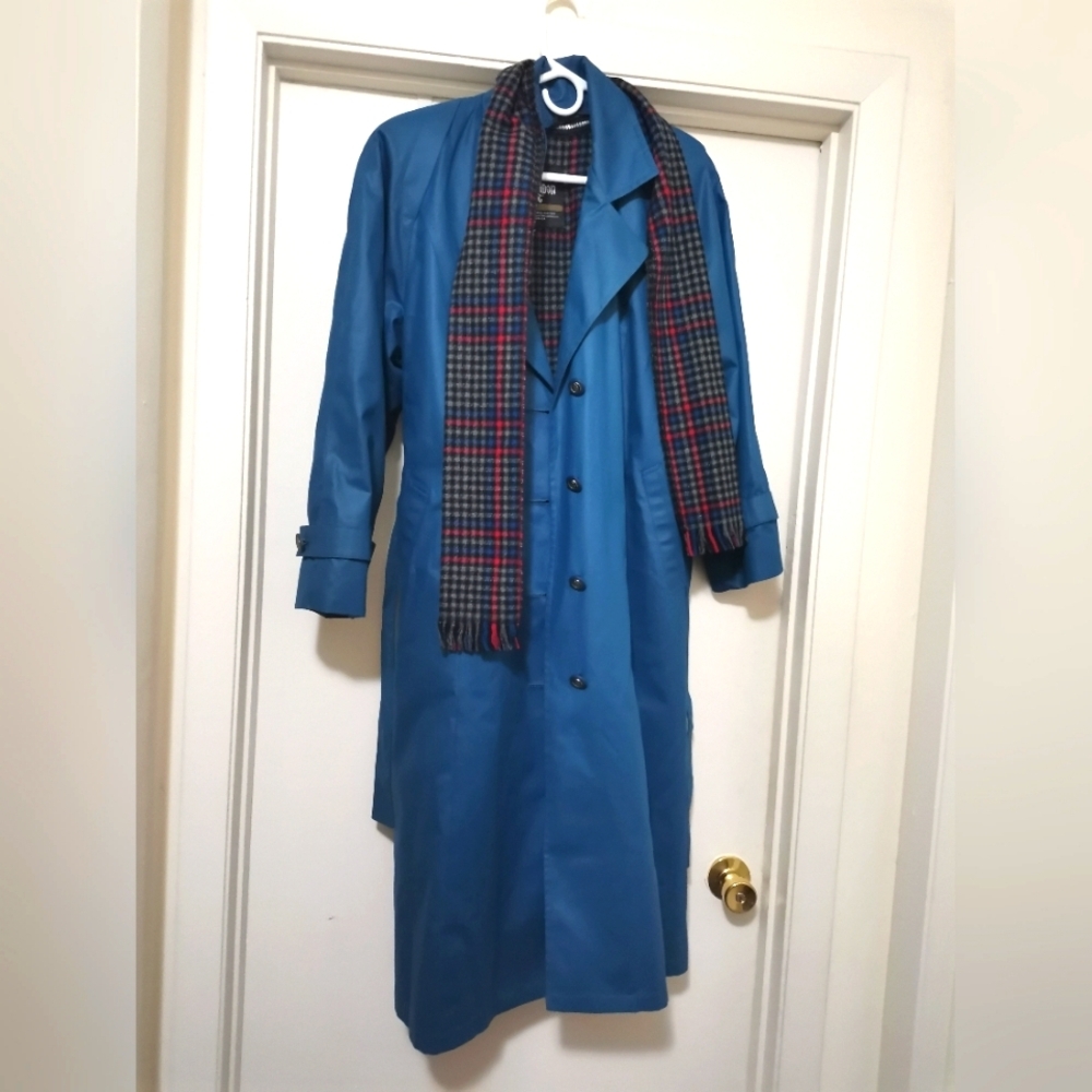 London Fog  Vintage Trench Coat with Scarf  10P